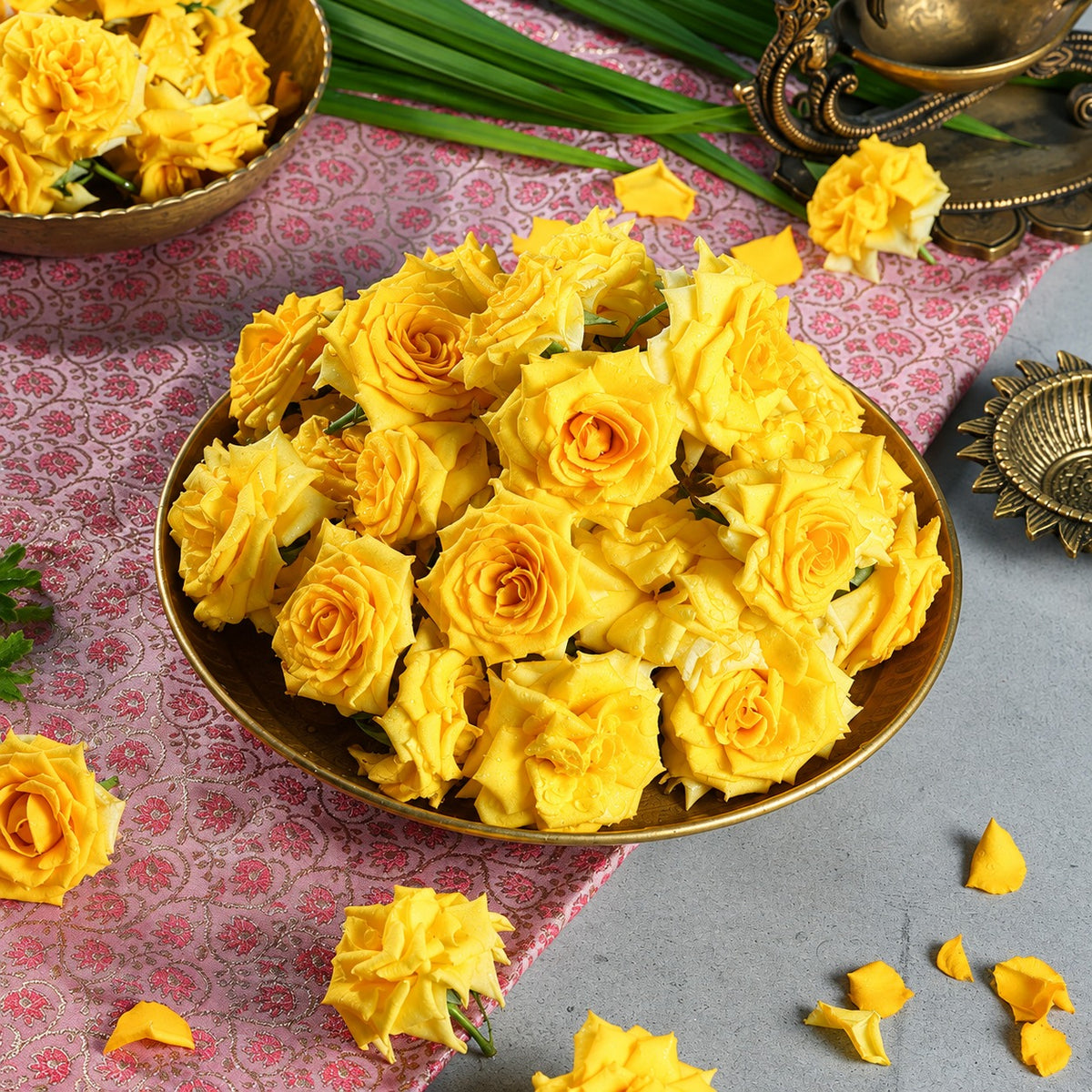 Fresh Red / Yellow/ Orange / Assorted Mix Roses